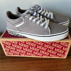 New in Box Men's Vans Seldan Sidewall Frost Gray tennis shoes sneakers, size 8